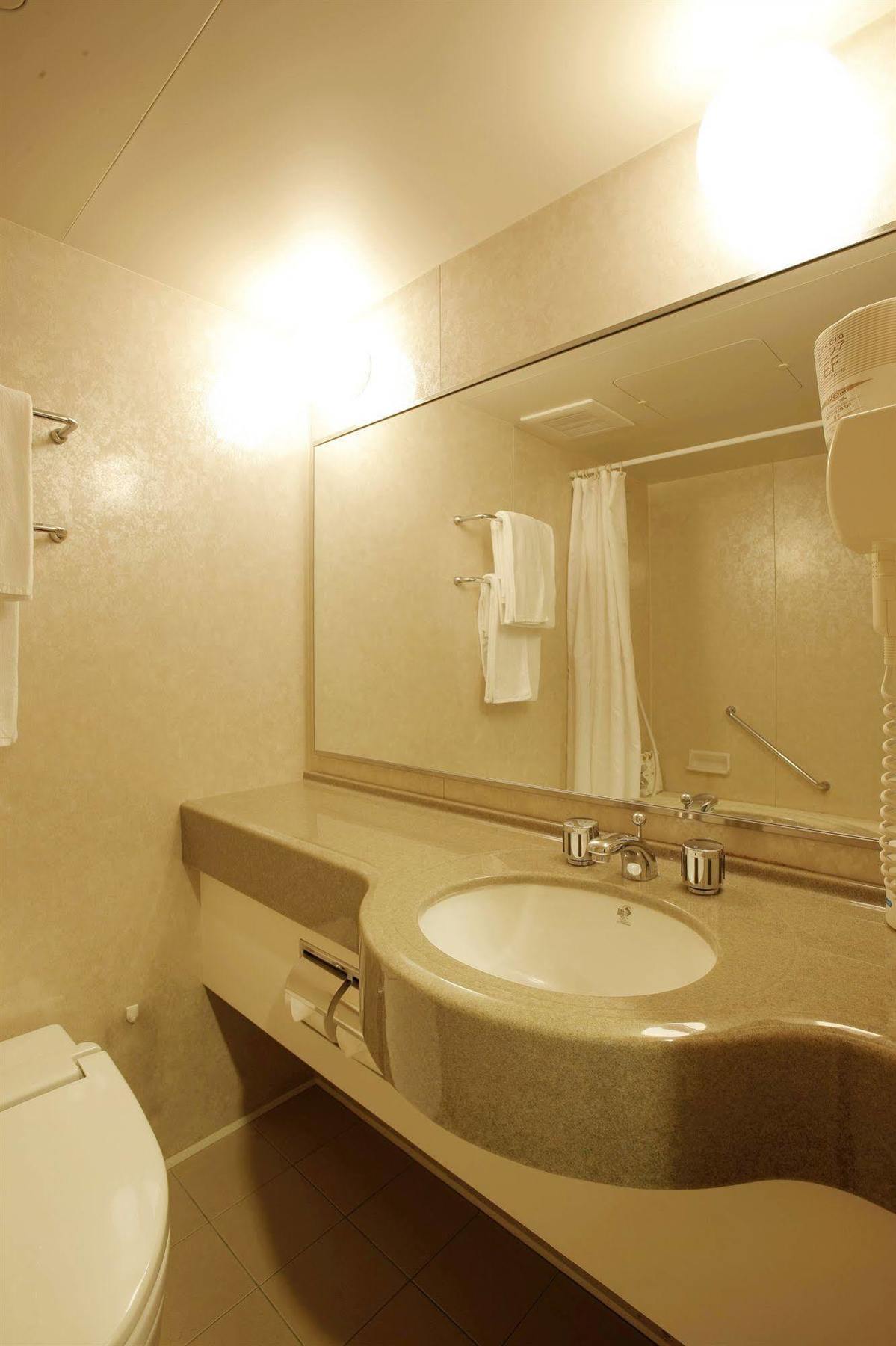 Hotel Lumiere Kasai Токио Экстерьер фото